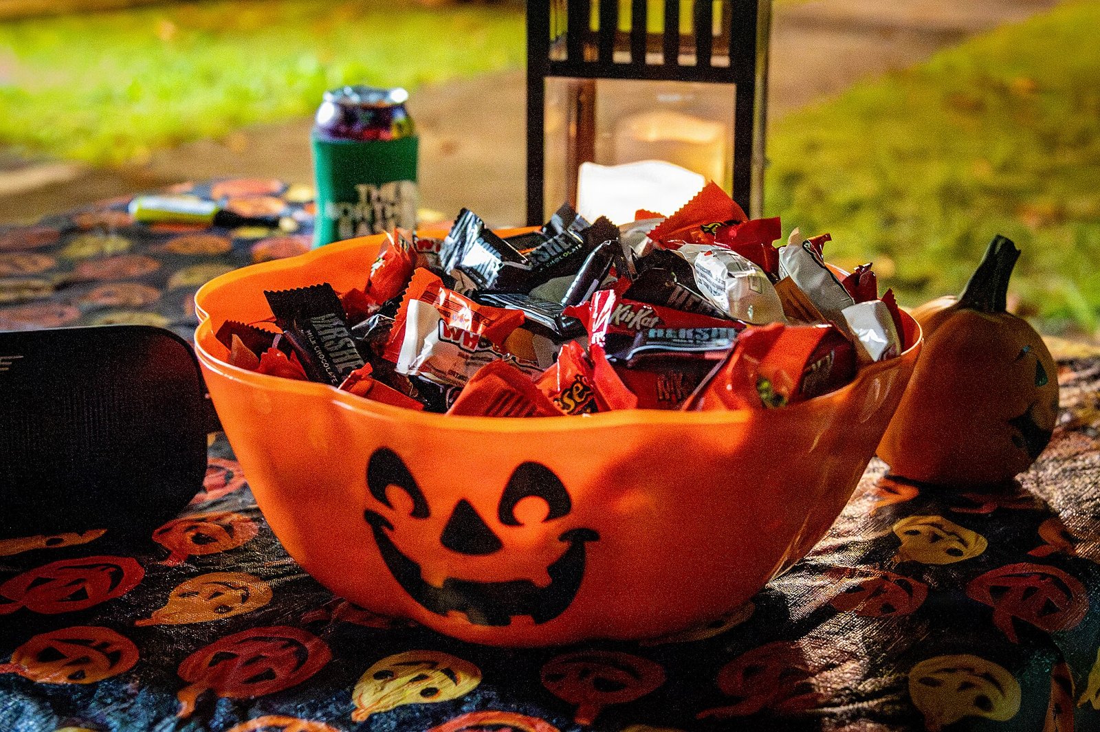 Bowl of sealed Halloween candy, part of Halloween safety by age and allergy checks